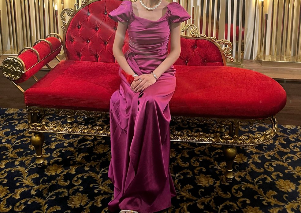 Uzun kuyruklu saten Kadın Abiye Elbise - Görsel 2