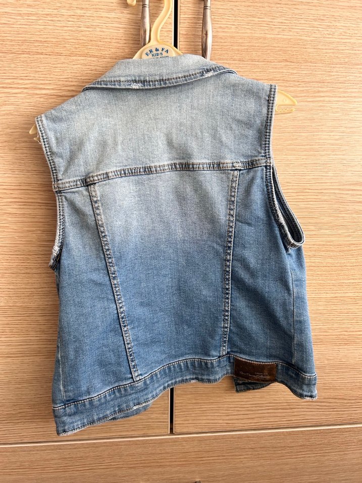 Düğmeli Kolsuz Mini Kot Ceket - Görsel 3