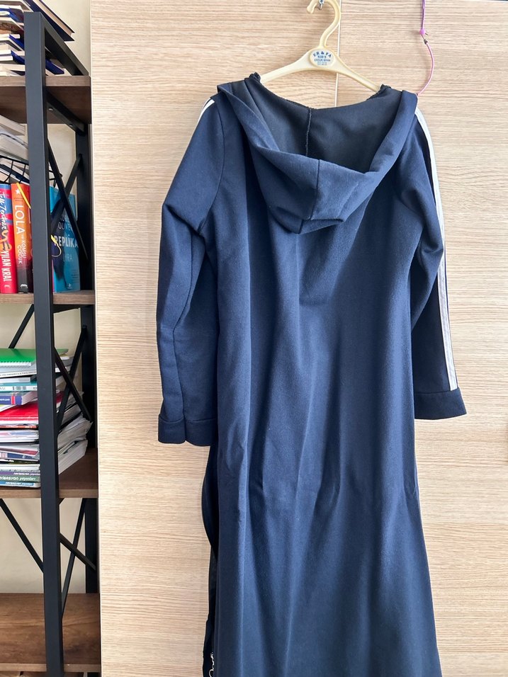 Lacivert Uzun Kapüşonlu Kadın Ferace - Görsel 2