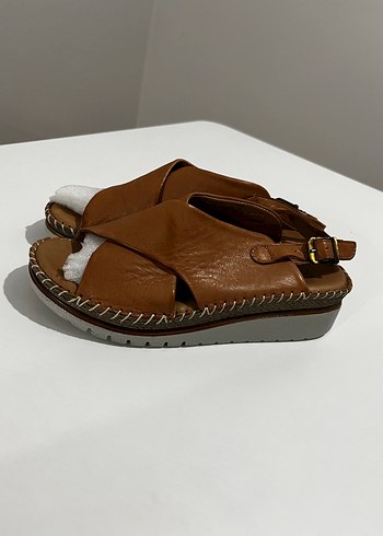 İNCİ DERİ KADIN SANDALET 38 NUMARA - Görsel 2