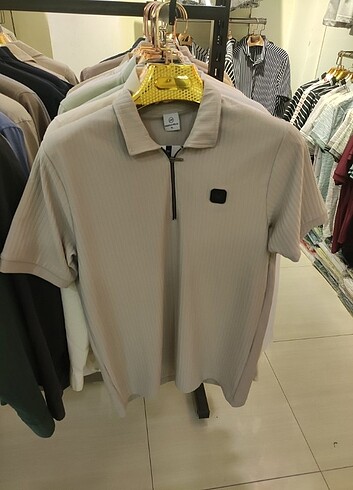 Yakalı T-shirt