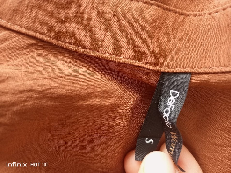 Bej Düğmeli Kadın Gömlek - Görsel 3