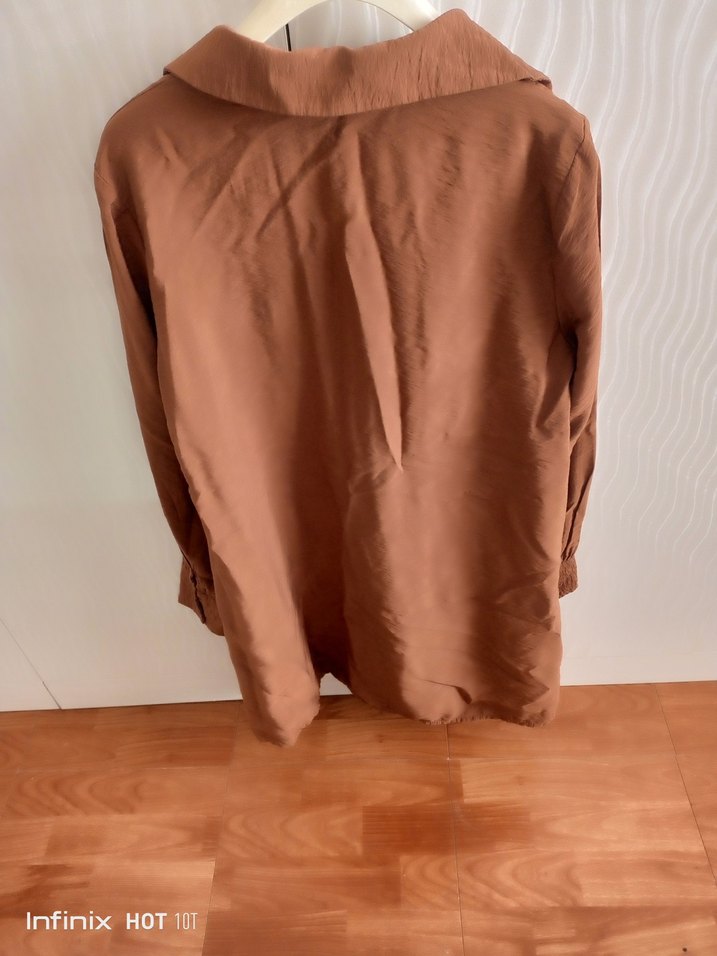 Bej Düğmeli Kadın Gömlek - Görsel 2