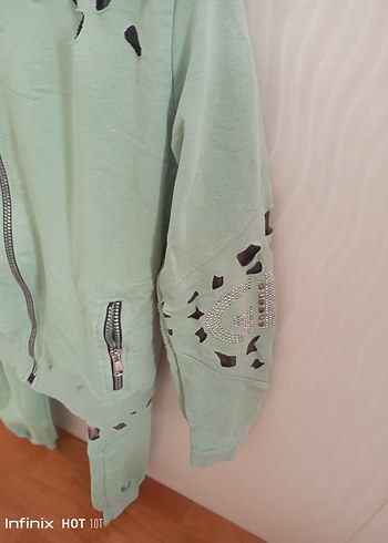 Yeşil Leopar Desenli Kapüşonlu Kadın Eşofman - Görsel 3