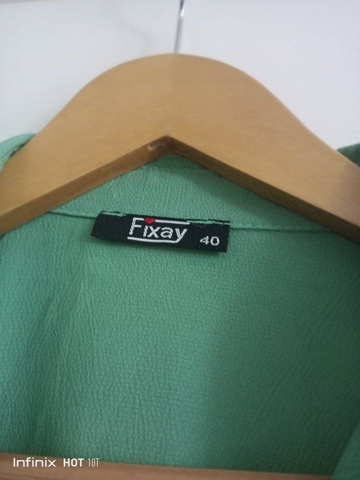 Yeşil V Yaka dügmeli Kadın Bluz - Görsel 2