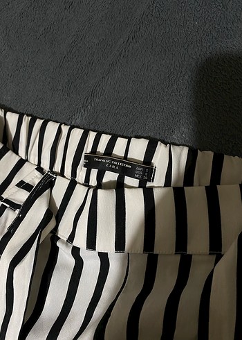 Gri Beyaz Çizgili Pilili Midi Kadın Pantolon - Görsel 2