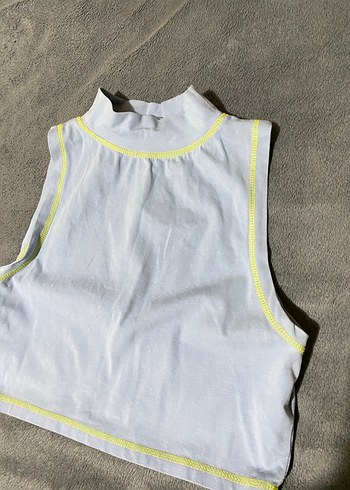 Beyaz Yüksek Yakalı Kolsuz Atlet - Görsel 2