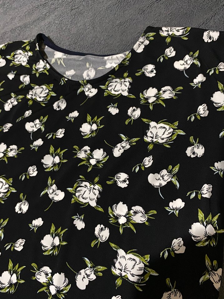 Siyah Çiçek Desenli Hamile Tişörtü - Görsel 2