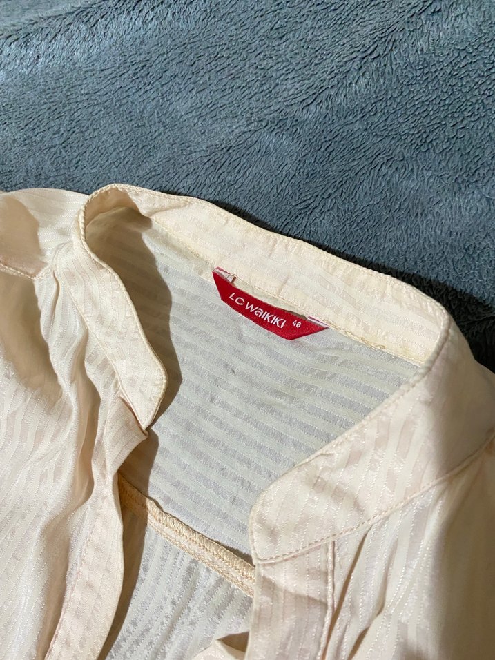 Bej V Yaka Keten Kadın Gömlek - Görsel 2