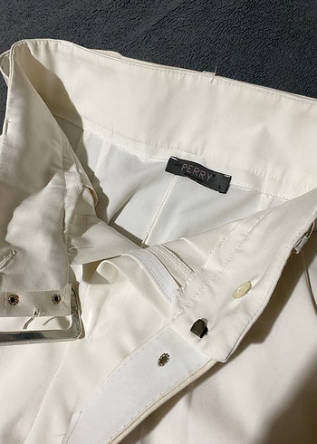 Kadın Beyaz Kemerli Kumaş Pantolon - Görsel 2