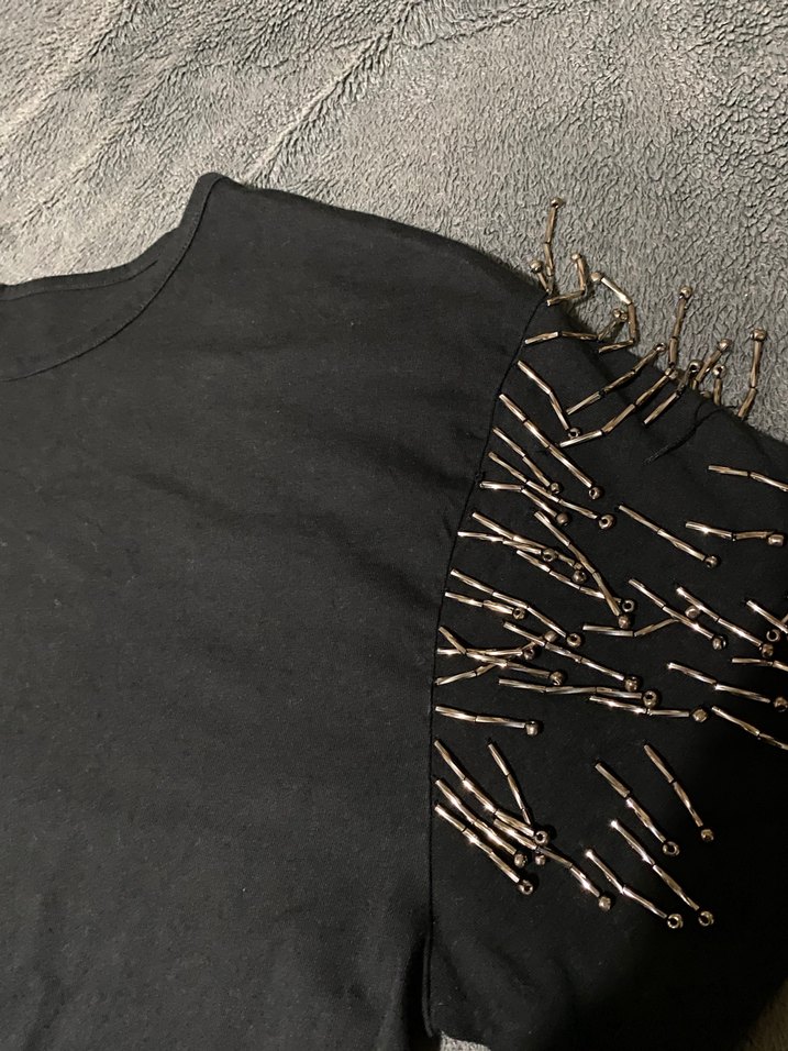 Parlak Detaylı Siyah Kadın Tişört - Görsel 2