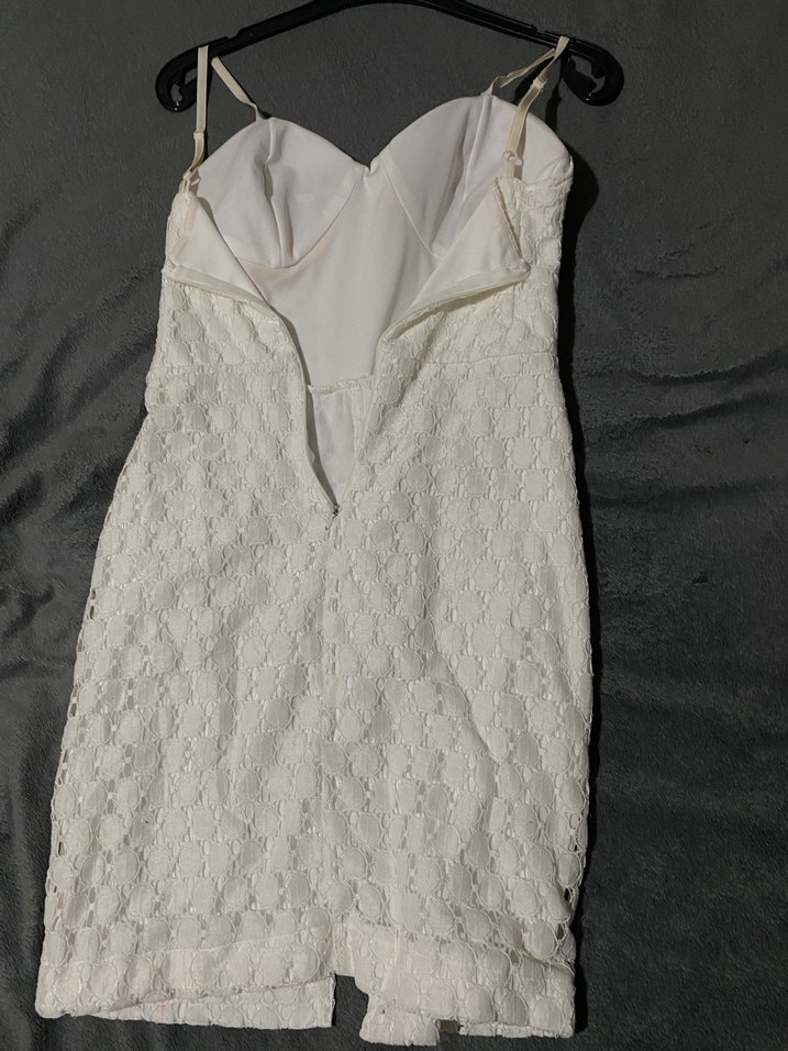 Dantel Detaylı Beyaz Mini Elbise - Görsel 2