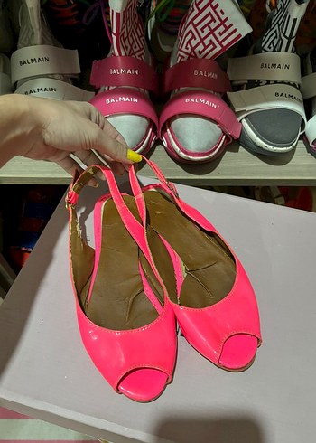 neon pembe sandaletlerim - Görsel 4