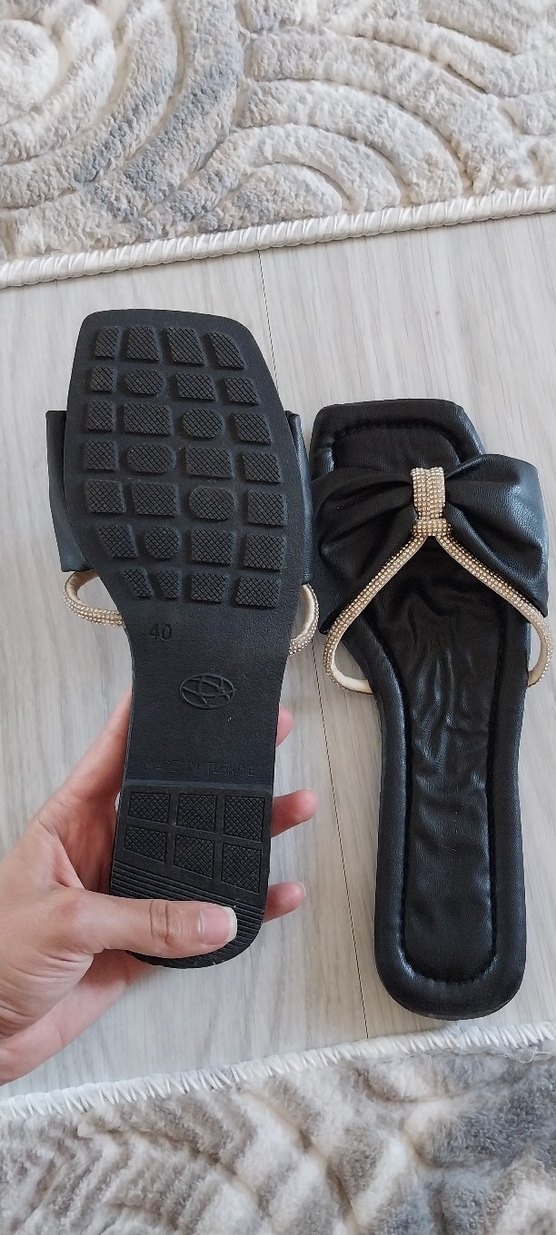 Klasik Siyah Fiyonk Detaylı Topuklu Terlik - Görsel 2