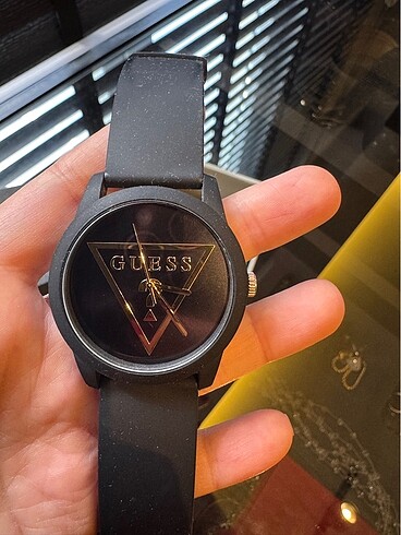 Guess Saat