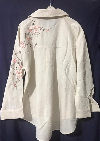 Nakışlı Beyaz Keten Uzun Kollu Gömlek - Görsel 2