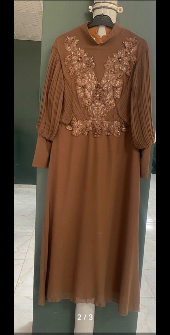 Drapeli Kahverengi Nakışlı Uzun Abiye Elbise - Görsel 2