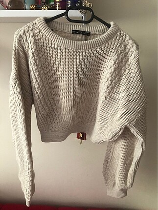 Trendyolmilla bej rengi crop kazak