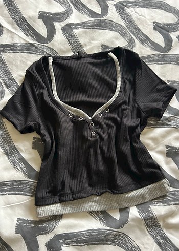 m Beden Gri Düğmeli Kısa Kollu Crop Top