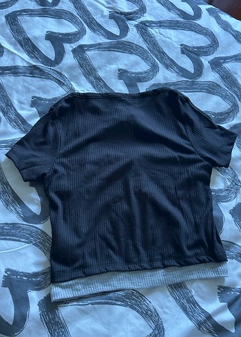 Gri Düğmeli Kısa Kollu Crop Top