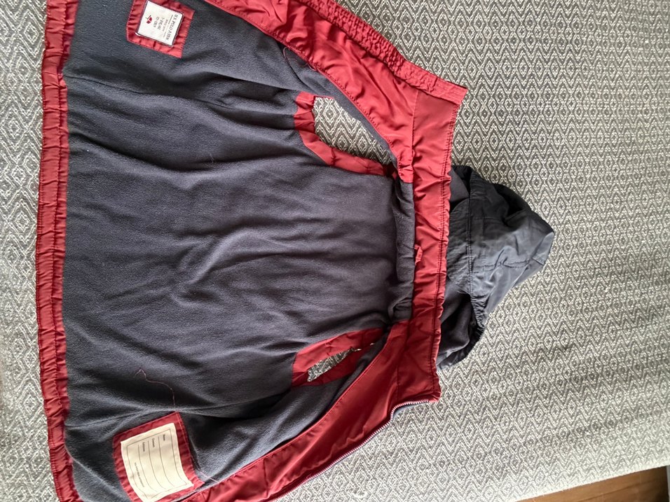 USPA marka. Erkek Çocuk bordo Fermuarlı Yelek - Görsel 3