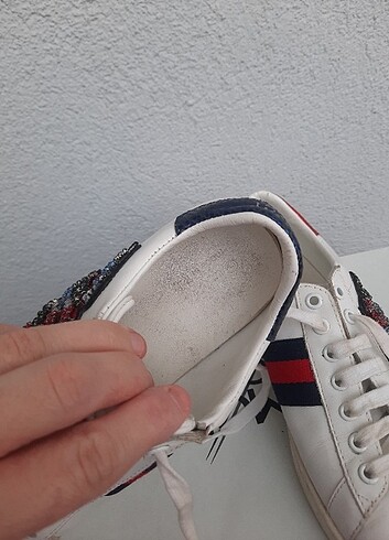40 Beden beyaz Renk Gucci ayakkabi
