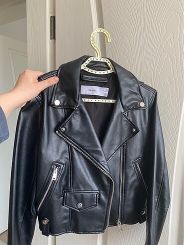 s Beden siyah Renk Bershka deri ceket