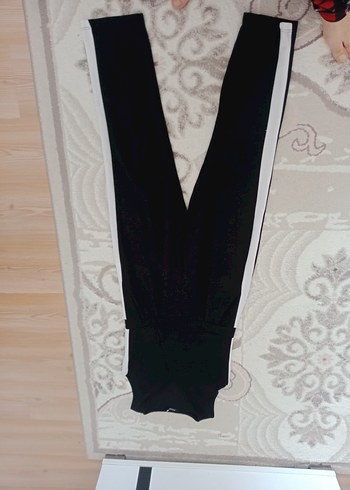 Siyah V Yaka Kadın Tulum - Görsel 2