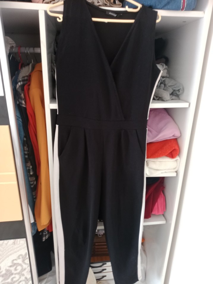 Siyah V Yaka Kadın Tulum - Görsel 3