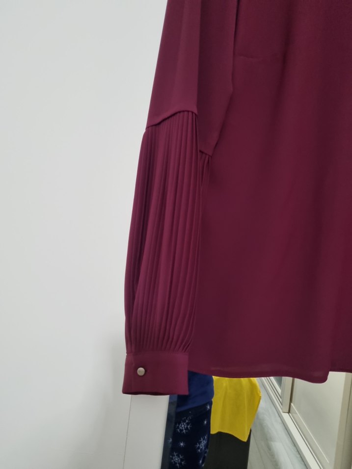 Bordo Piliseli Yüksek Yakalı Kadın marka bluz - Görsel 2