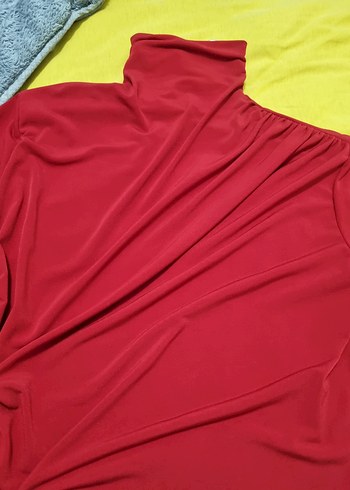 Kırmızı Yüksek Yakalı Drapeli bluz - Görsel 3