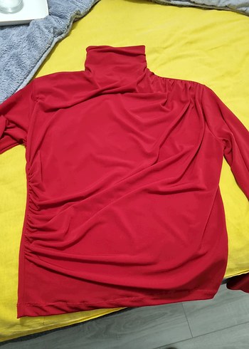 Kırmızı Yüksek Yakalı Drapeli bluz - Görsel 4