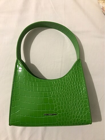 Bershka yılan derisi yeşil çanta