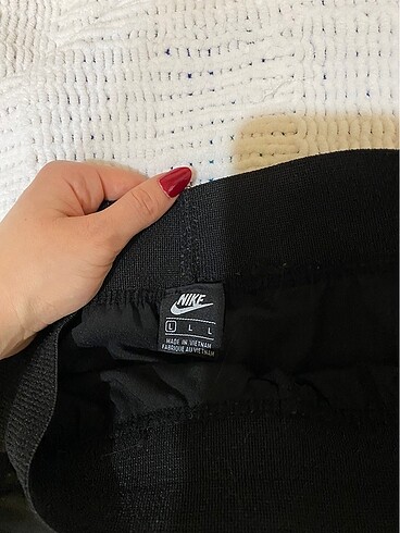 l Beden Nike spor şort