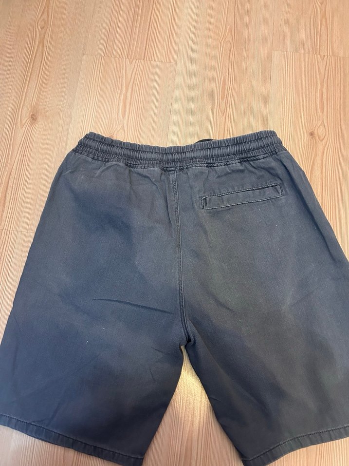 Erkek Gri Rahat Kesim Denim Şort - Görsel 3