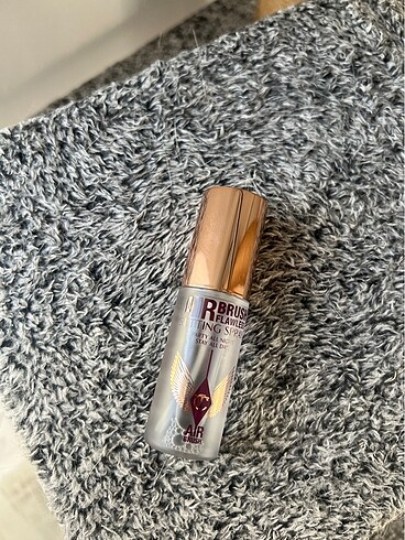  Beden Charlotte tilbury makyaj spreyi