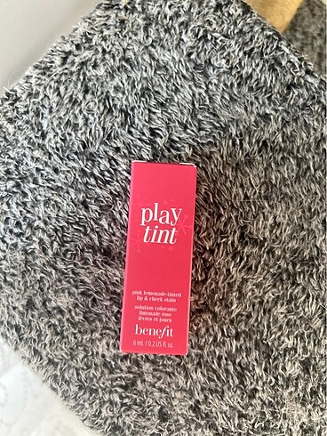 Benefit play Tint