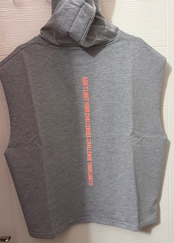 xl Beden Gri Zincir Detaylı Kolsuz Sweatshirt