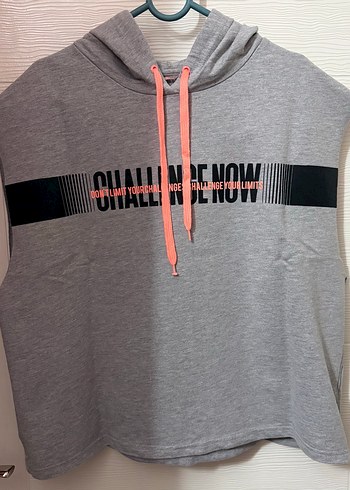 Gri Zincir Detaylı Kolsuz Sweatshirt