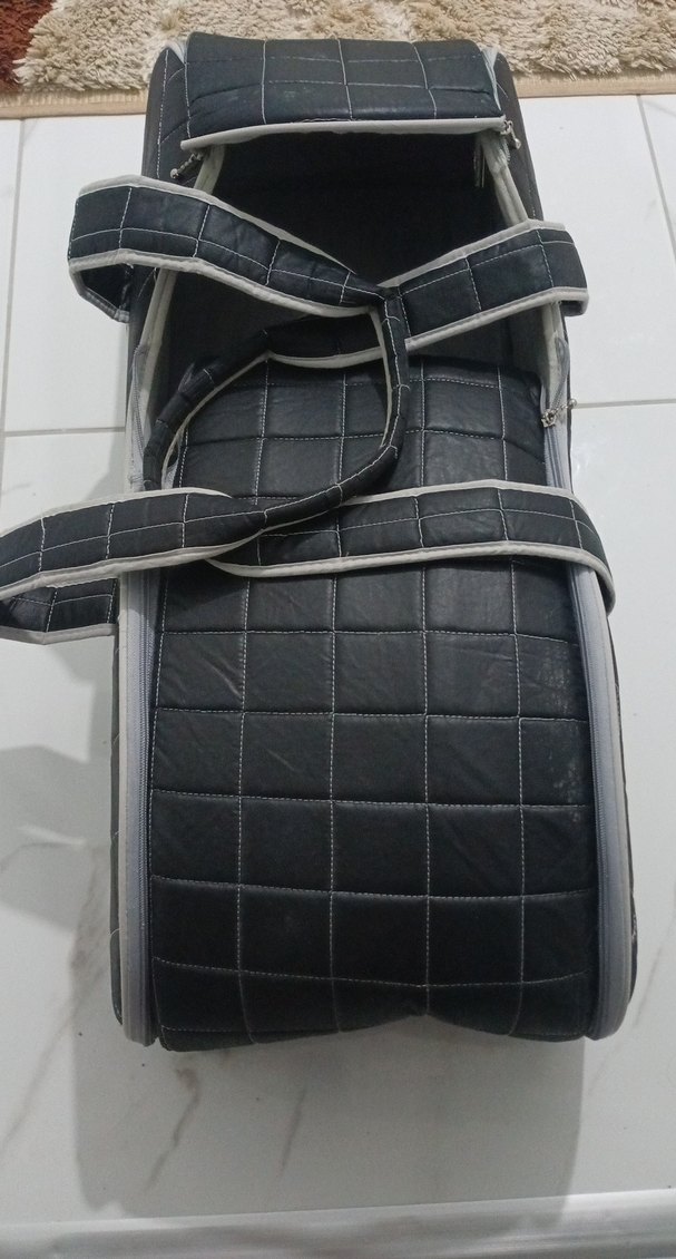 Siyah ve Gri Çocuk Araç Koltuğu - Görsel 2