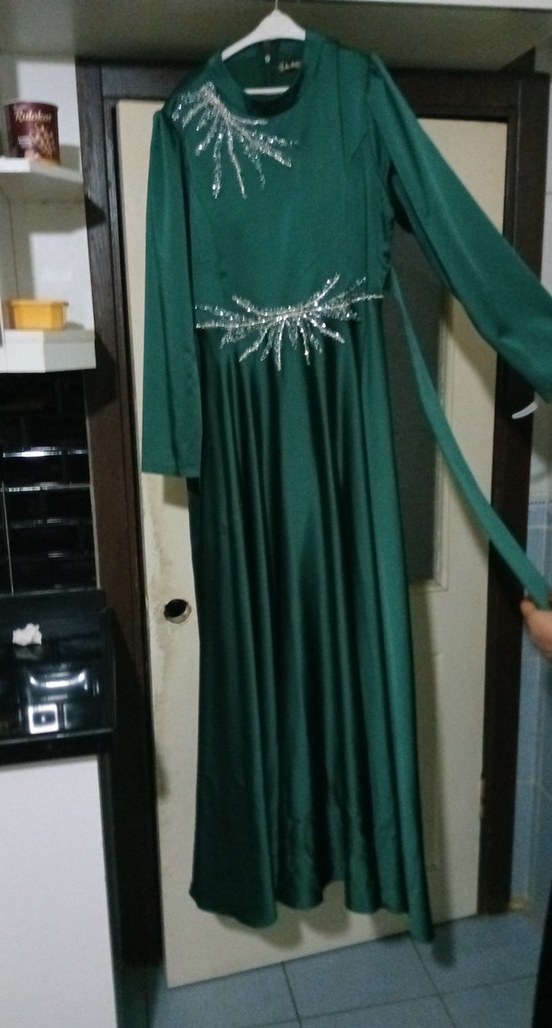 Uzun Kollu Yeşil Şık Kadın Abiye Elbise - Görsel 2