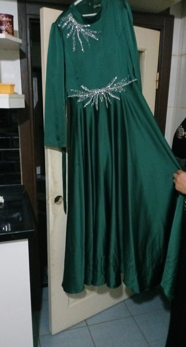 Uzun Kollu Yeşil Şık Kadın Abiye Elbise - Görsel 3