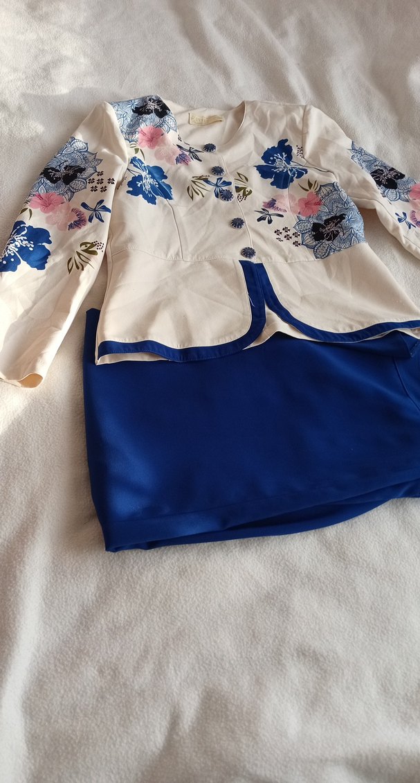 Çiçek Desenli Mavi Uzun Kollu  etekli takim - Görsel 2