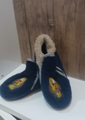 Erkek Çocuk Renkli Nakışlı Sıcak Ev Terliği - Görsel 2