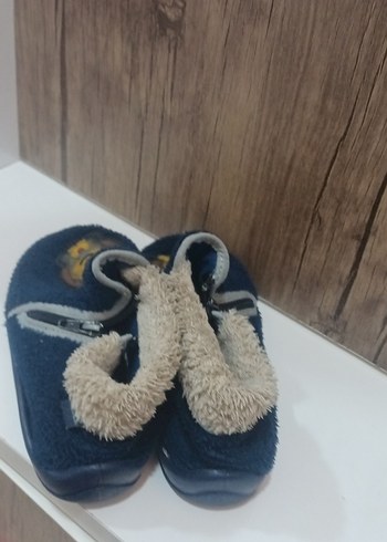 Erkek Çocuk Renkli Nakışlı Sıcak Ev Terliği - Görsel 3