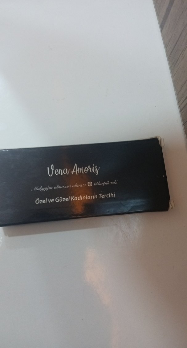 Vena Amoris Koyu Renkli Takma Kirpik - Görsel 3