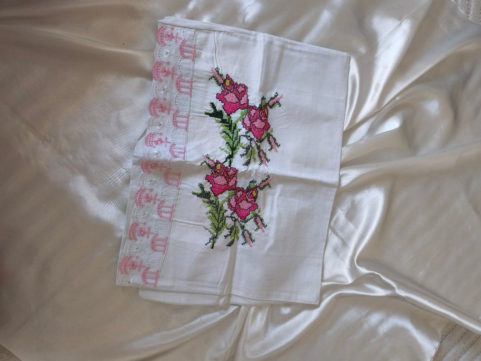 Pembe Nakışlı yastık kılıfı - Görsel 3