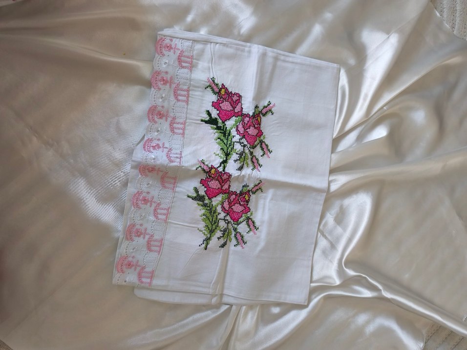 Pembe Nakışlı yastık kılıfı - Görsel 2