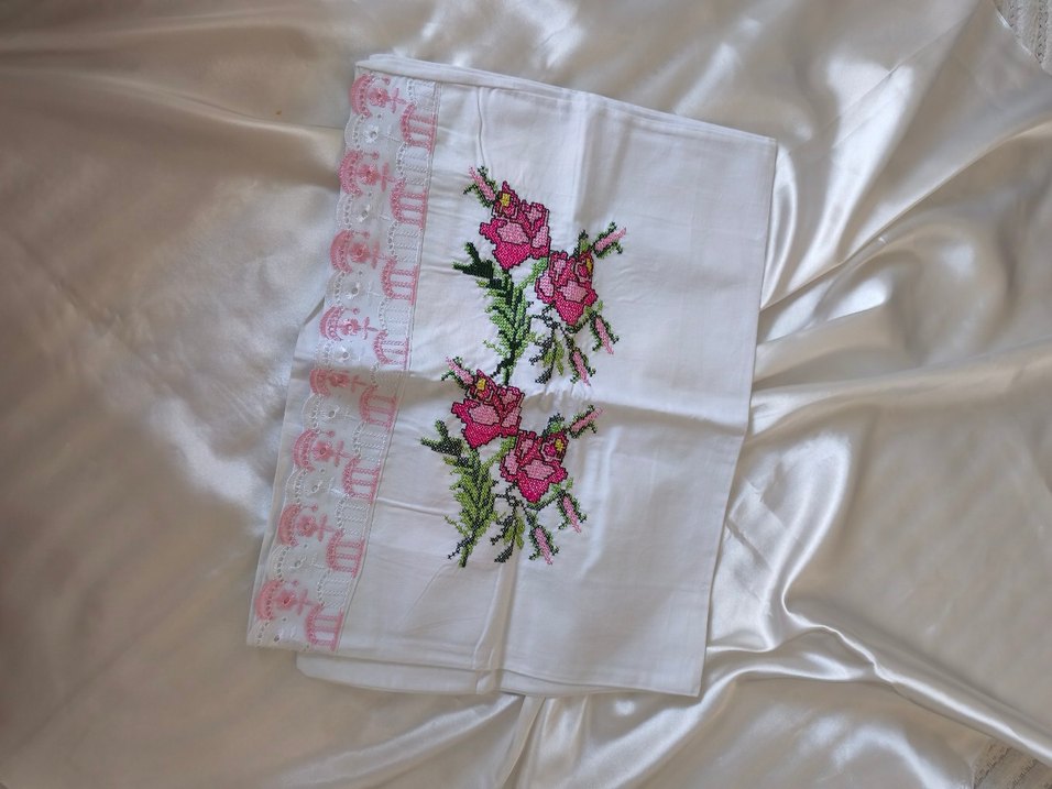 Nakışlı Pembe yastık kılıfı - Görsel 4