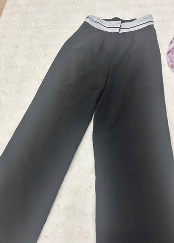 Zara Gri Kemer Detaylı Siyah Midi Kadın Kumaş Pantolon